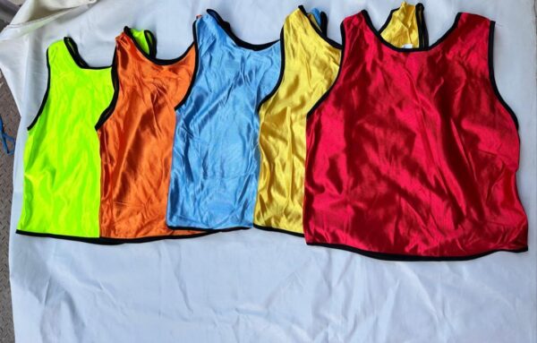 Elite Mesh Sports Training Bibs – Breathable Scrimmage Vests for Team Sports